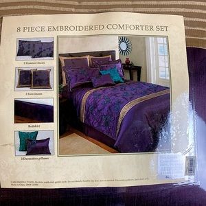 NWT Queen Comforter Set